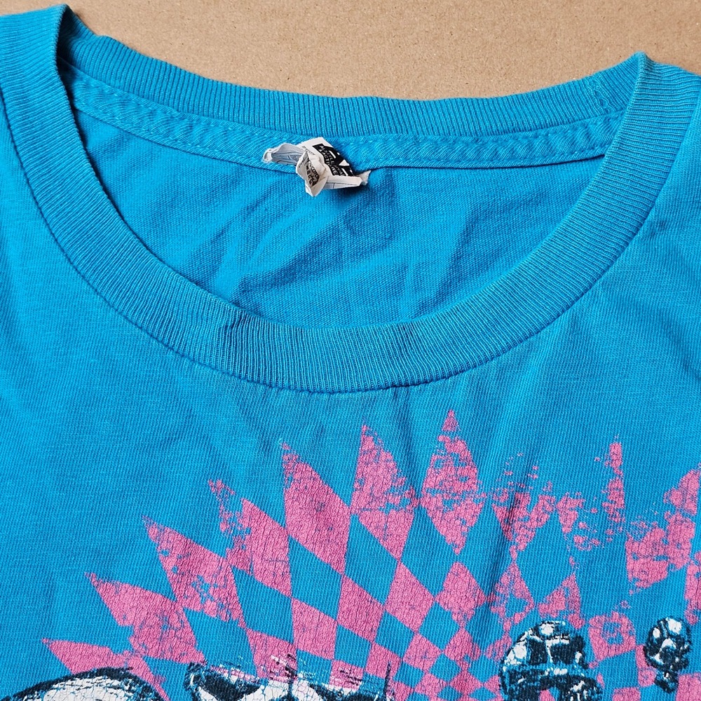 Vintage Blue Skull Graphic Tee Stars Wings Goth Rocker T-Shirt Y2K Wings - Picture 7 of 7